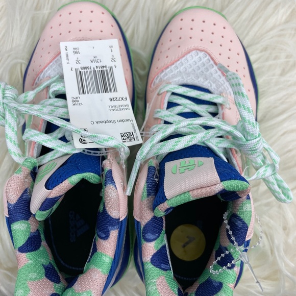Adidas Basketball 🏀 shoes Size 1 - Picture 8 of 9